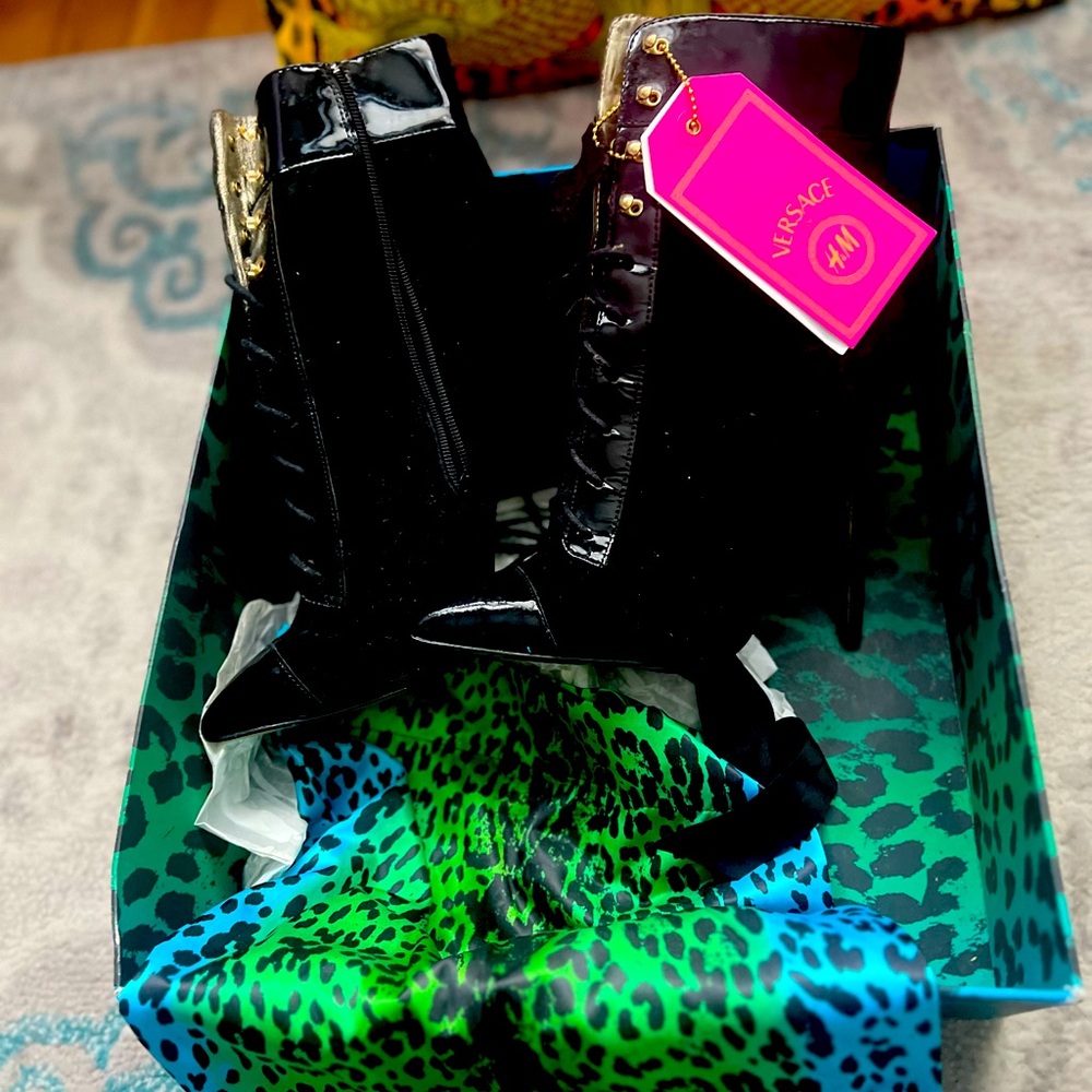 2011 Versace for H&M black suede& patent leather tie up booties size 8 NWT rare